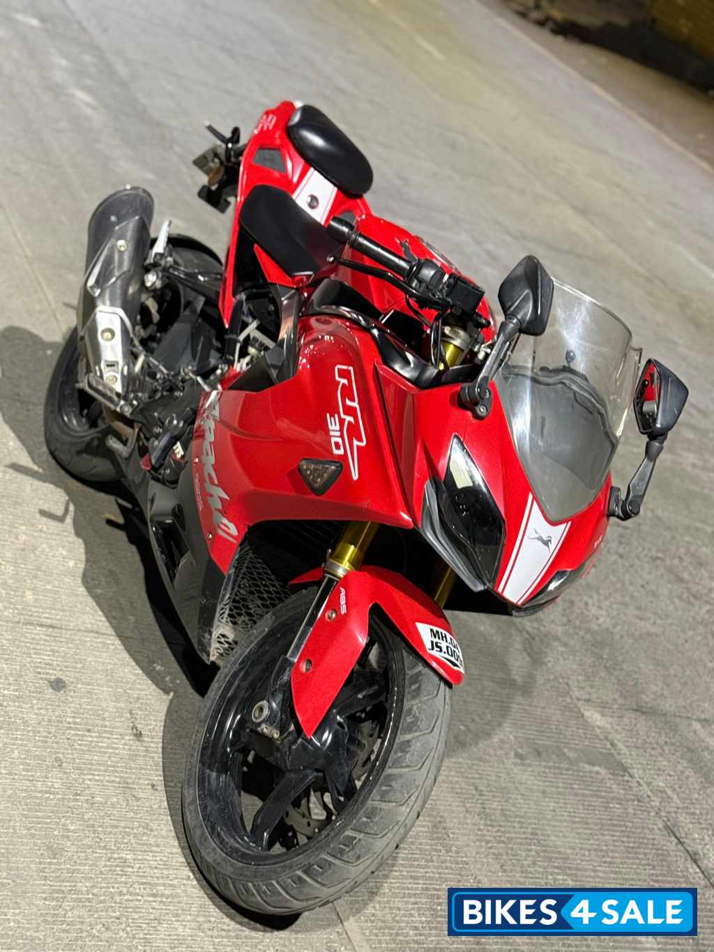 Red TVS Apache RR 310