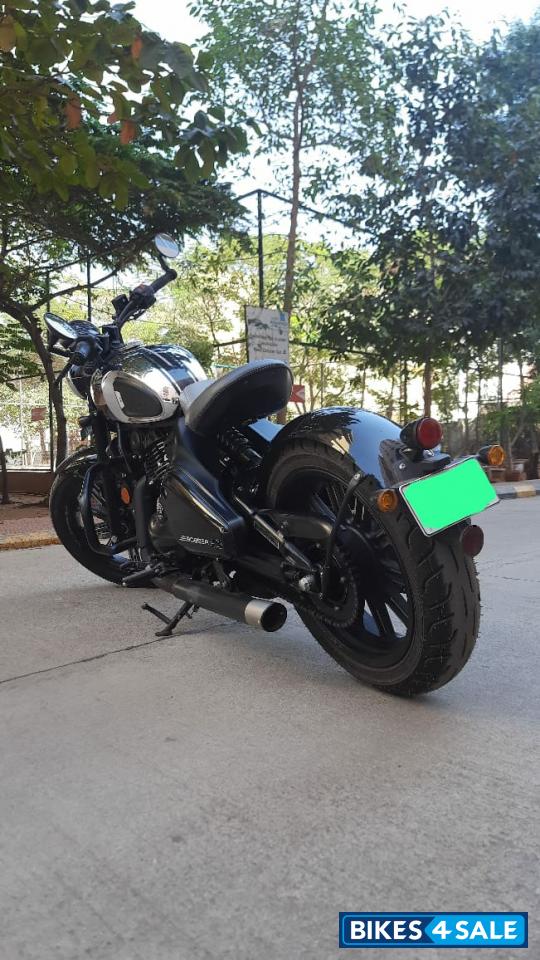 Chrome Jawa 42 Bobber Black Mirror