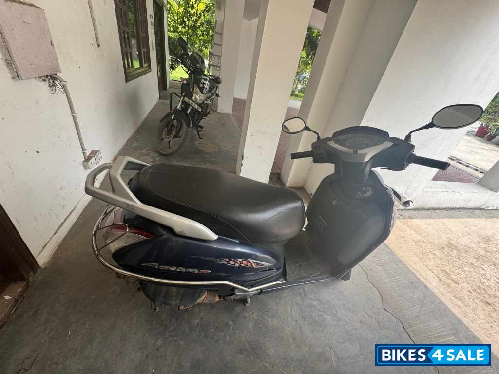 Blue Metallic Honda Activa 125