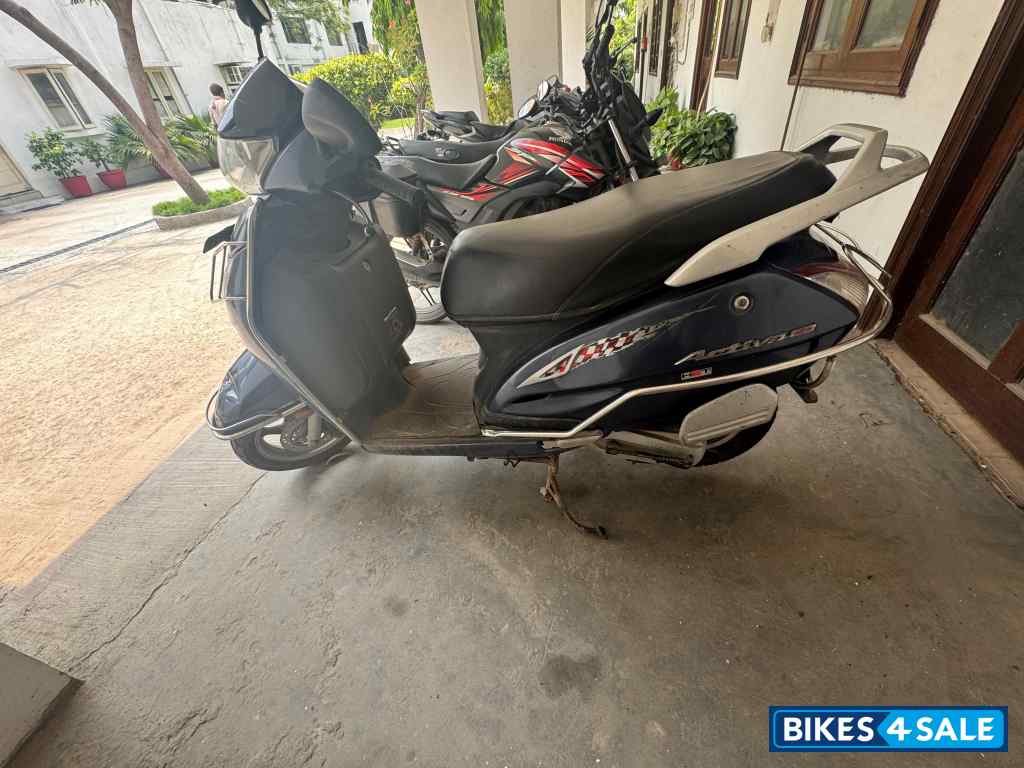 Blue Metallic Honda Activa 125