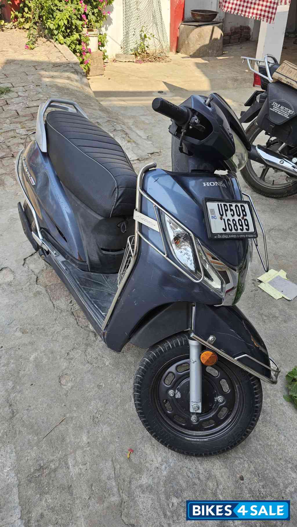 Blue Honda Activa 125