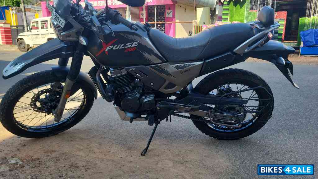 Grey Hero XPulse 200