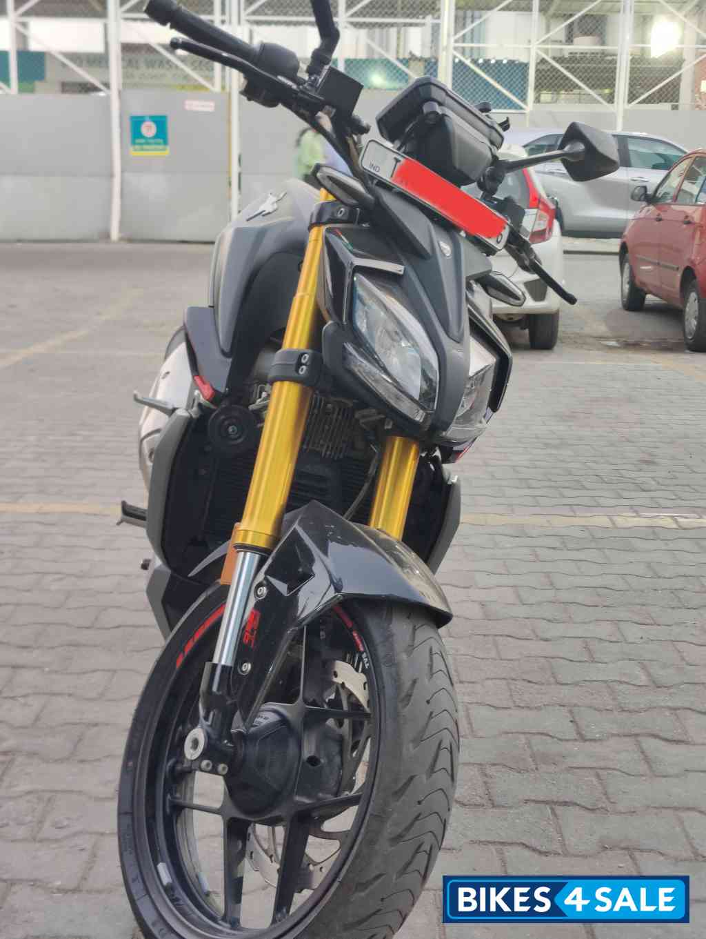 Arsenal Black TVS Apache RTR 310