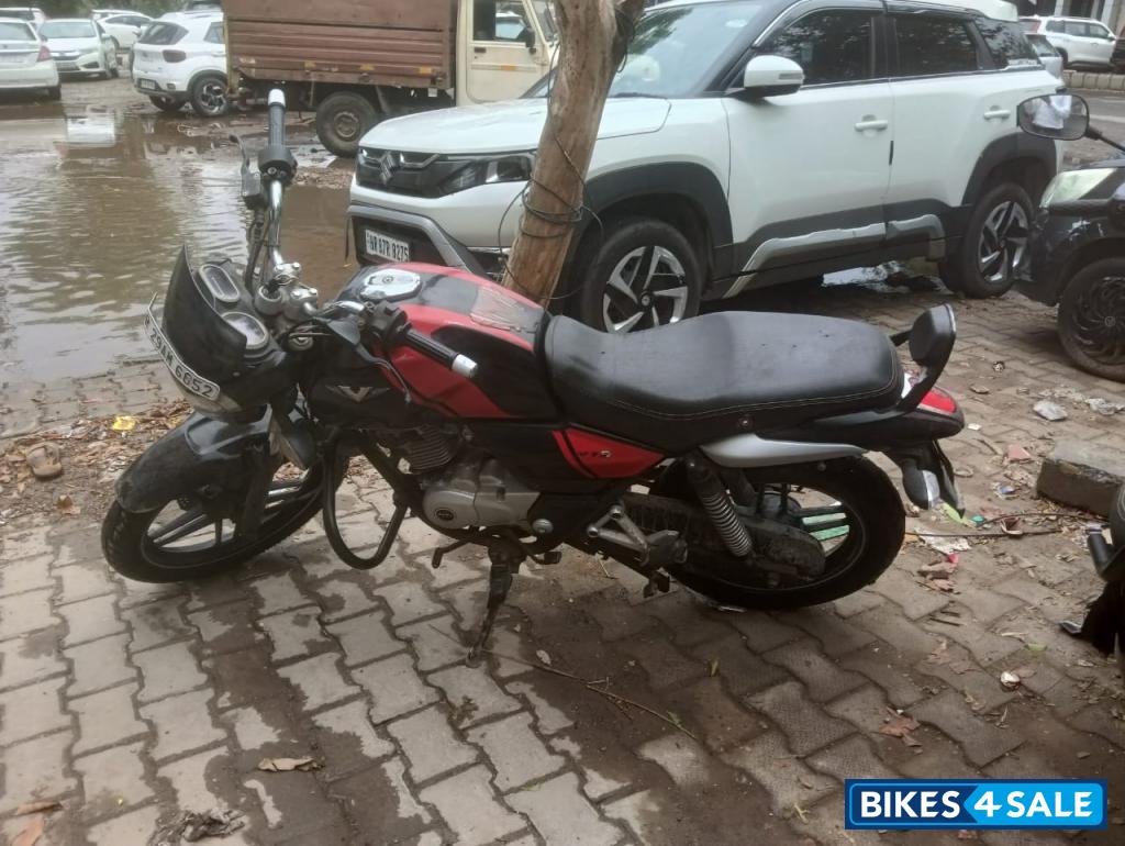 Bajaj V15
