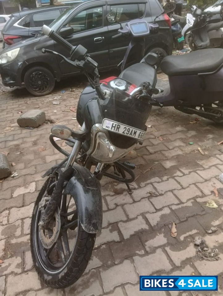 Bajaj V15