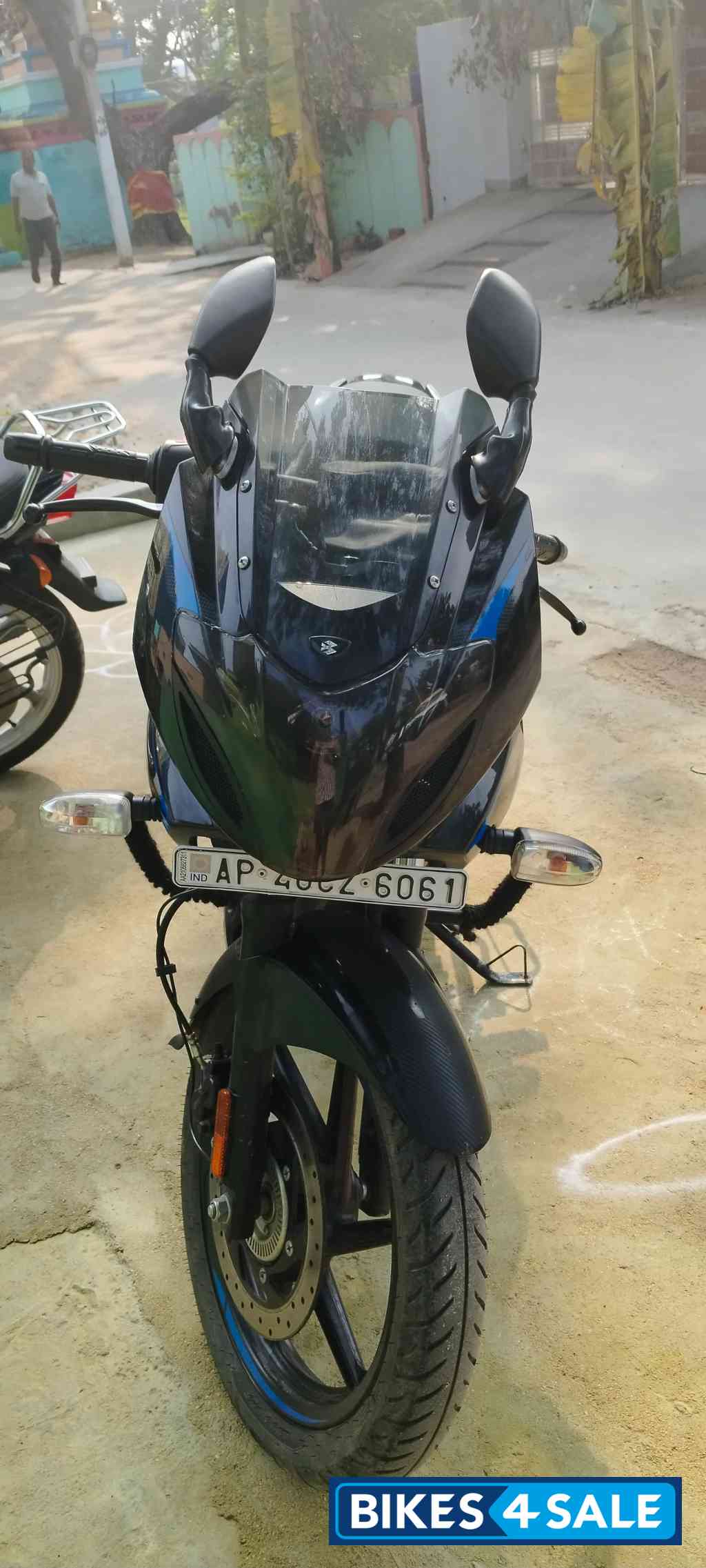 Bajaj Pulsar 220F BS6