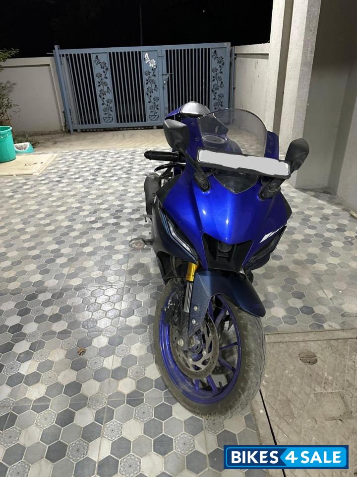 Blue Yamaha R15 V4