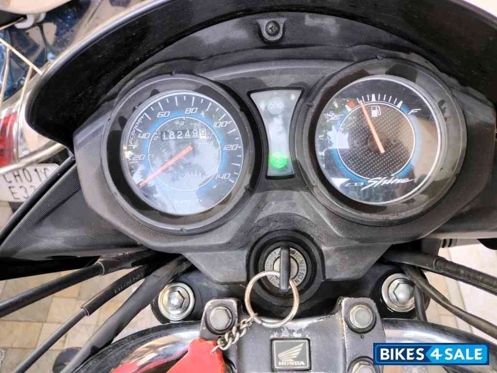 Black & Red Honda CB Shine