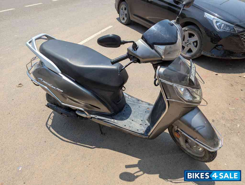 Grey Honda Activa 125