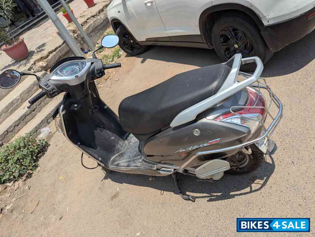 Grey Honda Activa 125