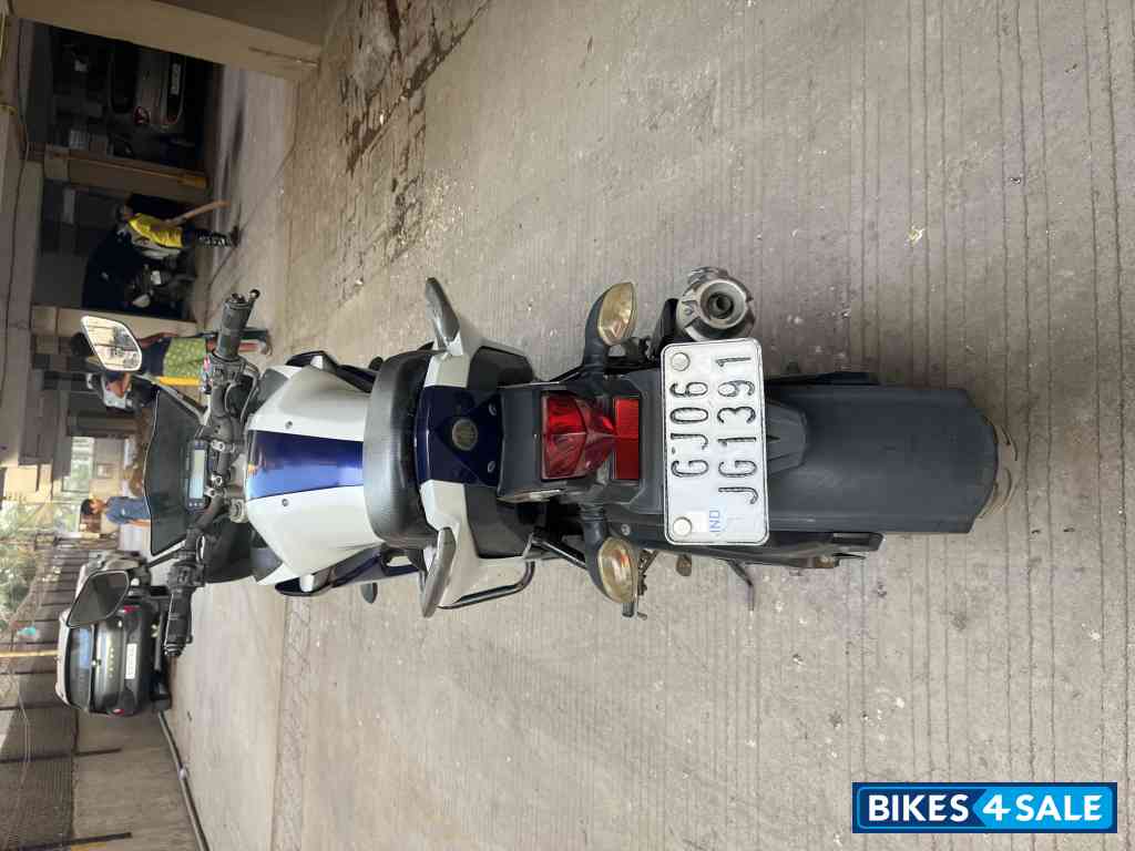 White-blue Yamaha Fazer