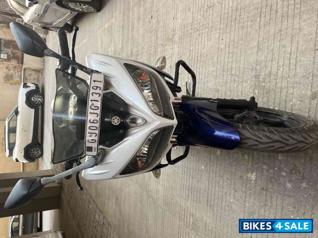 White-blue Yamaha Fazer