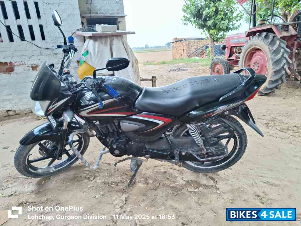 Black Honda Shine 125 Disc