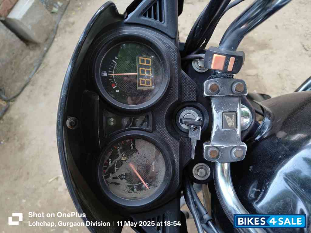 Black Honda Shine 125 Disc