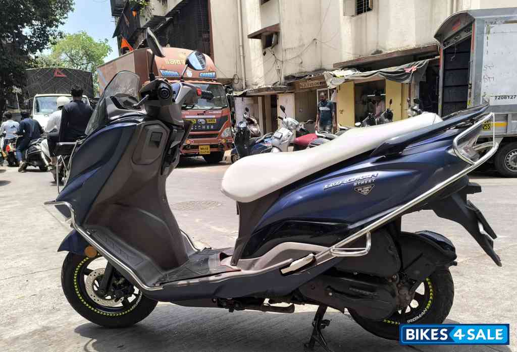 Suzuki Burgman Street Ride Connect Edition
