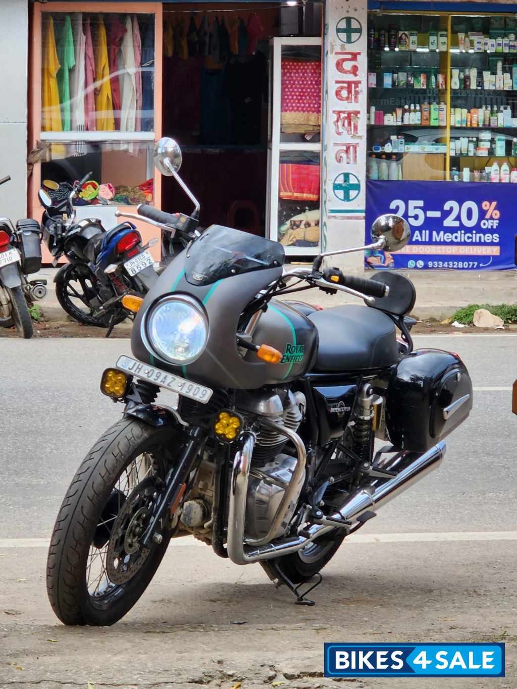 Downtown Drag Grey Royal Enfield Interceptor 650 Twin