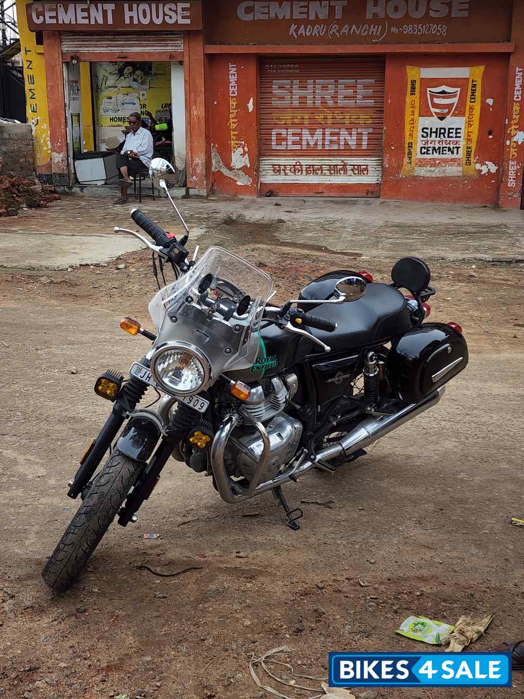 Downtown Drag Grey Royal Enfield Interceptor 650 Twin