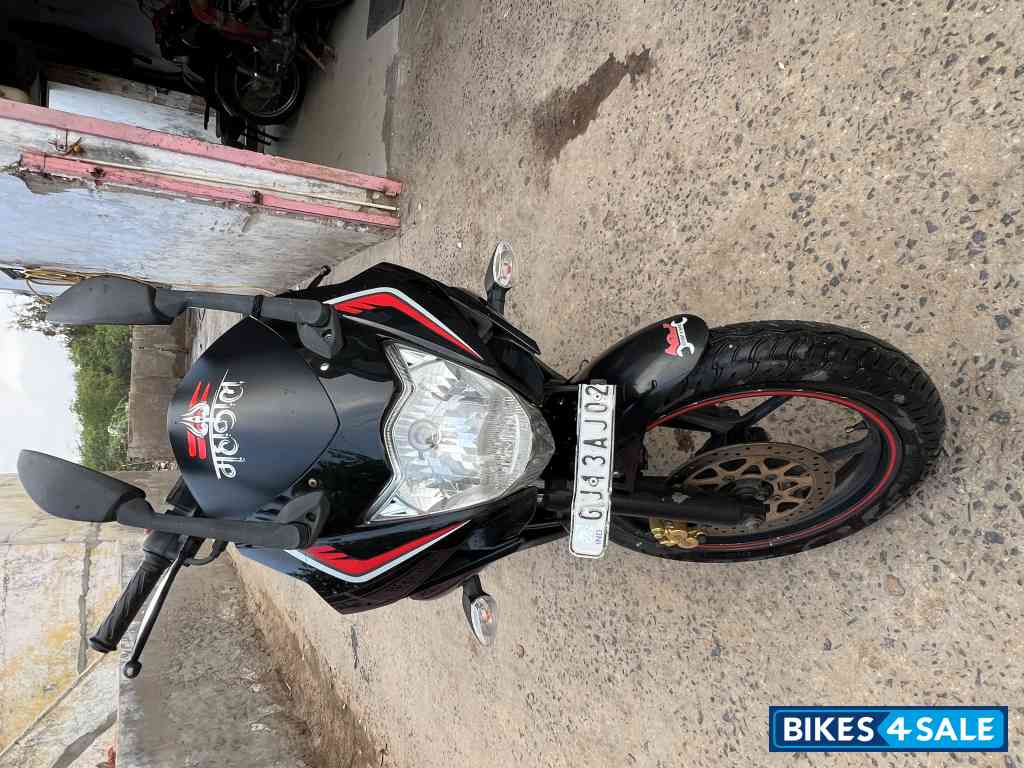 Black With Red Graphics Suzuki Gixxer SF