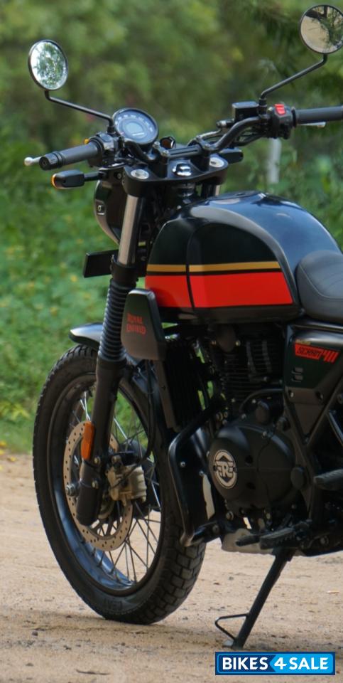 Blazing Balck Royal Enfield Scram 411