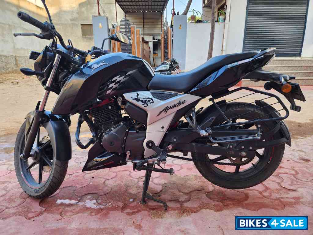 TVS Apache RTR 160 4V
