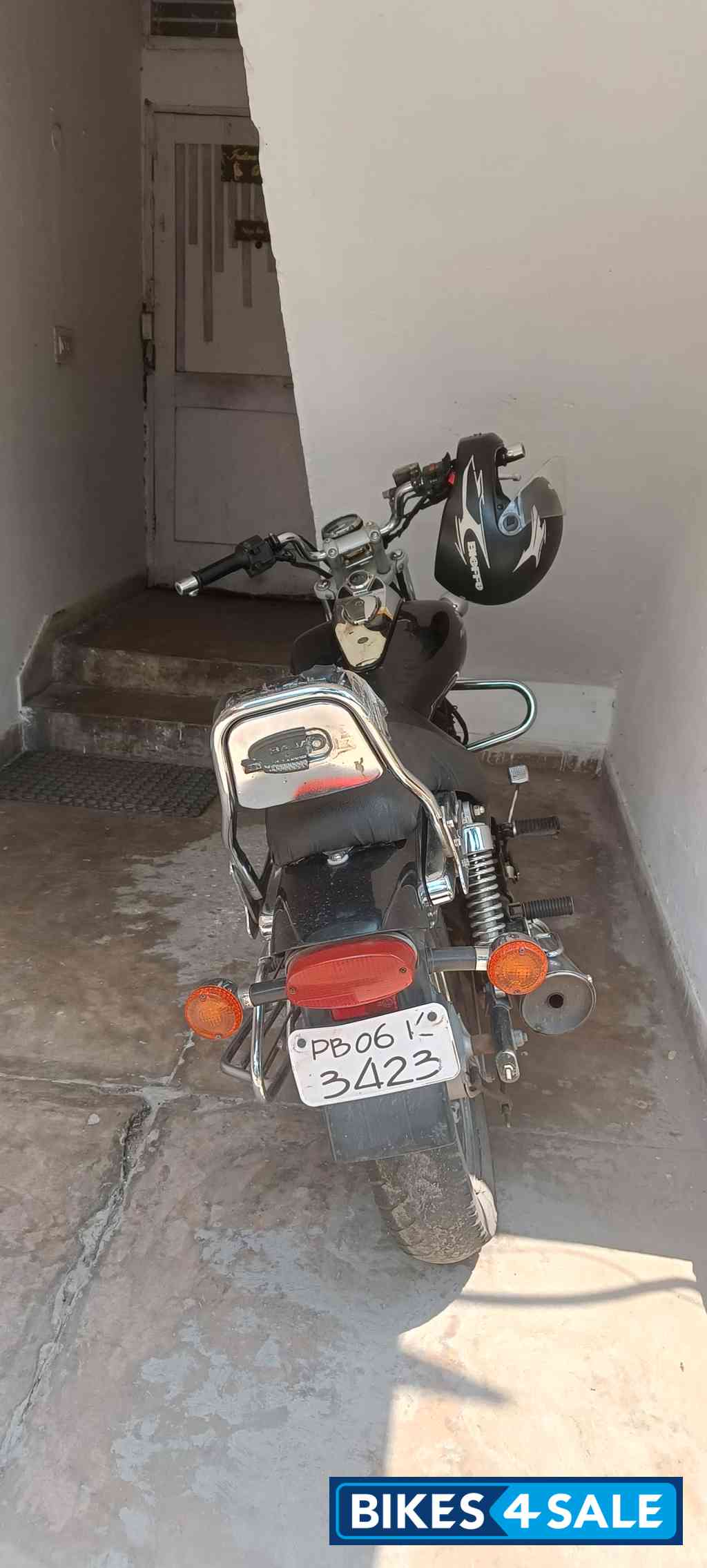 Bajaj Avenger