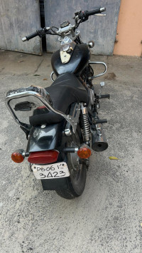 Bajaj Avenger