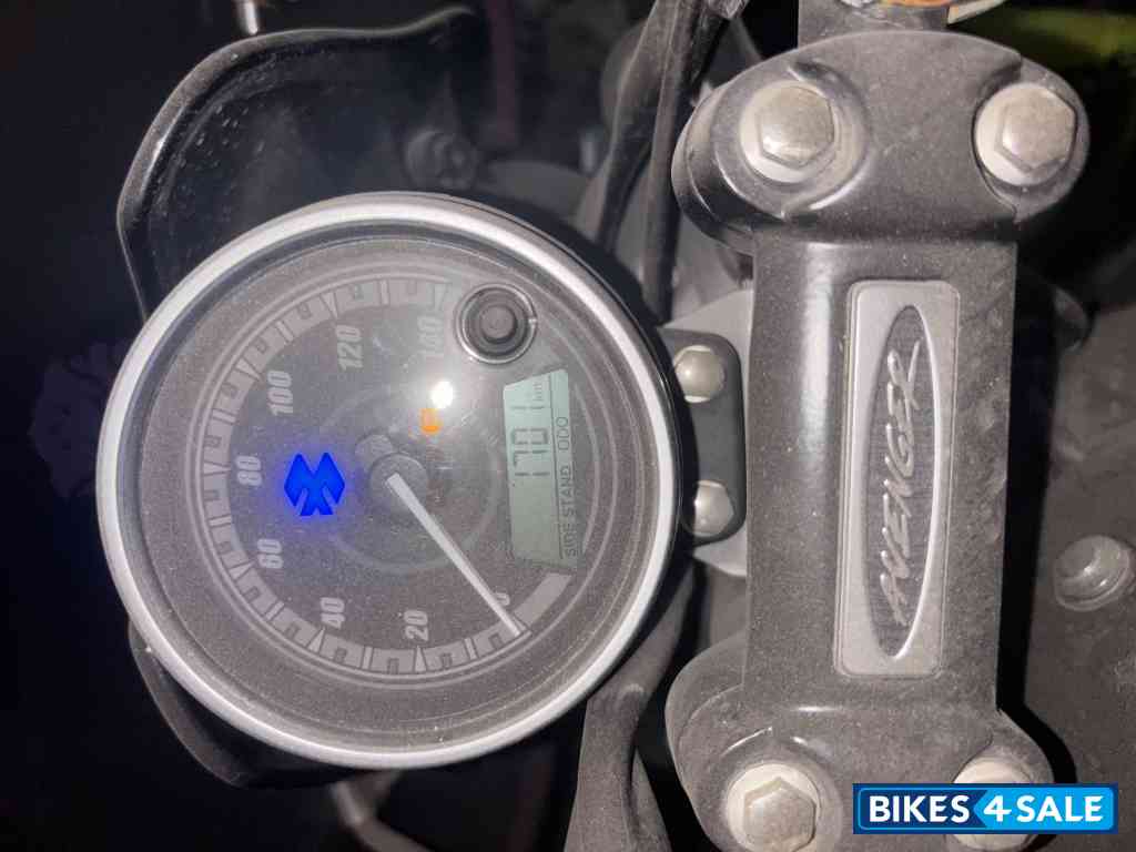 Black Bajaj Avenger Street 160