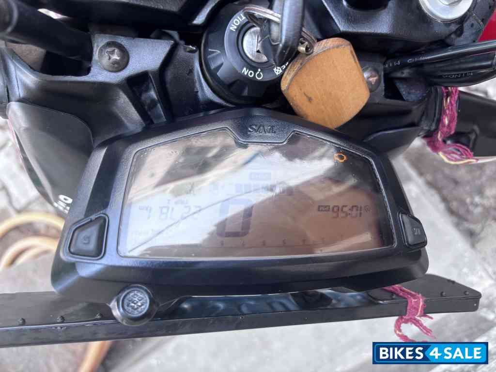 Red TVS Apache RTR 160 4V