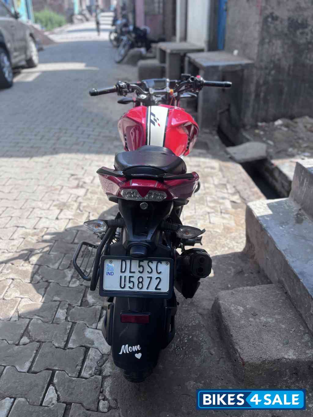 Red TVS Apache RTR 160 4V