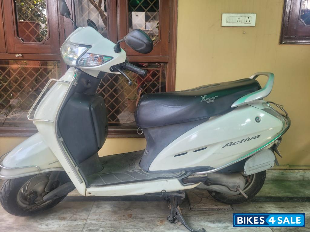 White Honda Activa