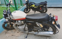 Baker Express White Royal Enfield 2023 Interceptor 650
