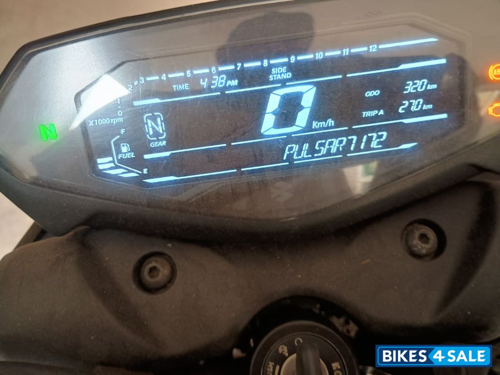 Ebony Black Met Bajaj Pulsar N150