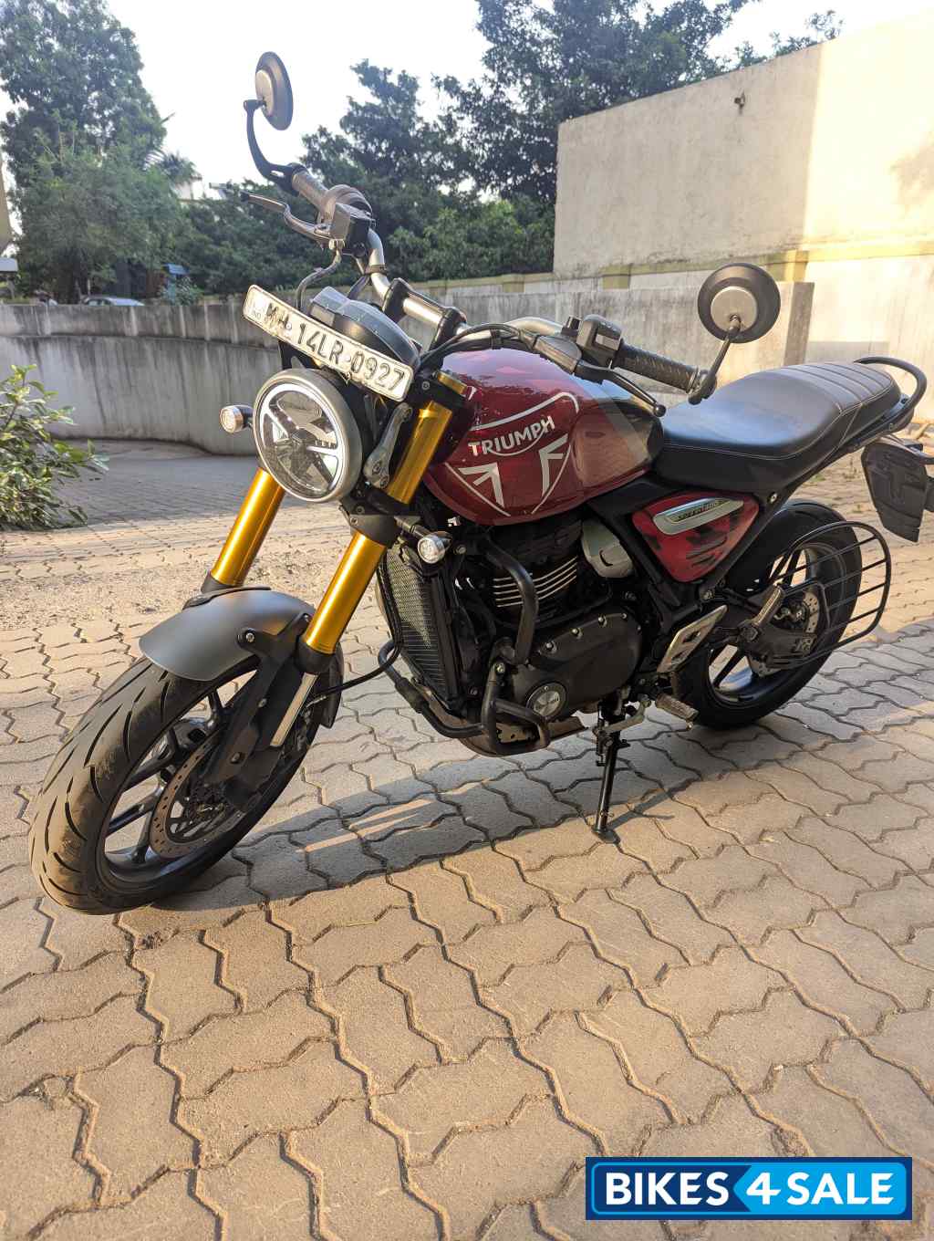 Red Triumph Speed 400