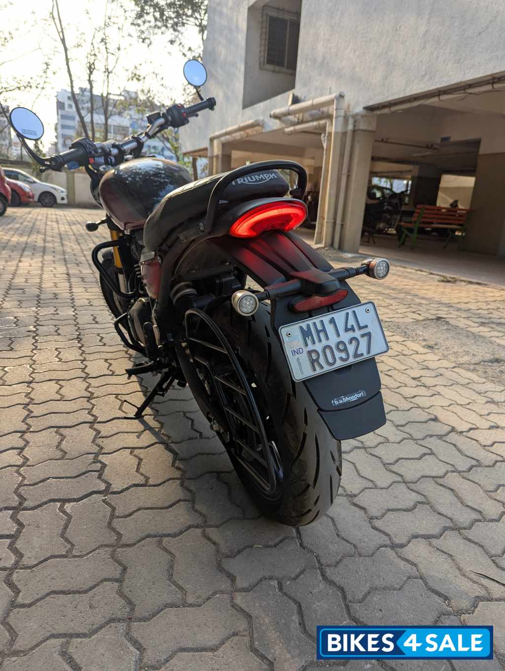 Red Triumph Speed 400