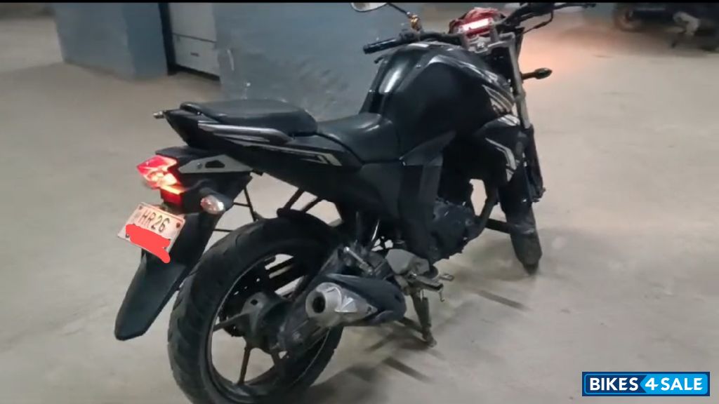 Mat Black Yamaha FZ-S FI V2