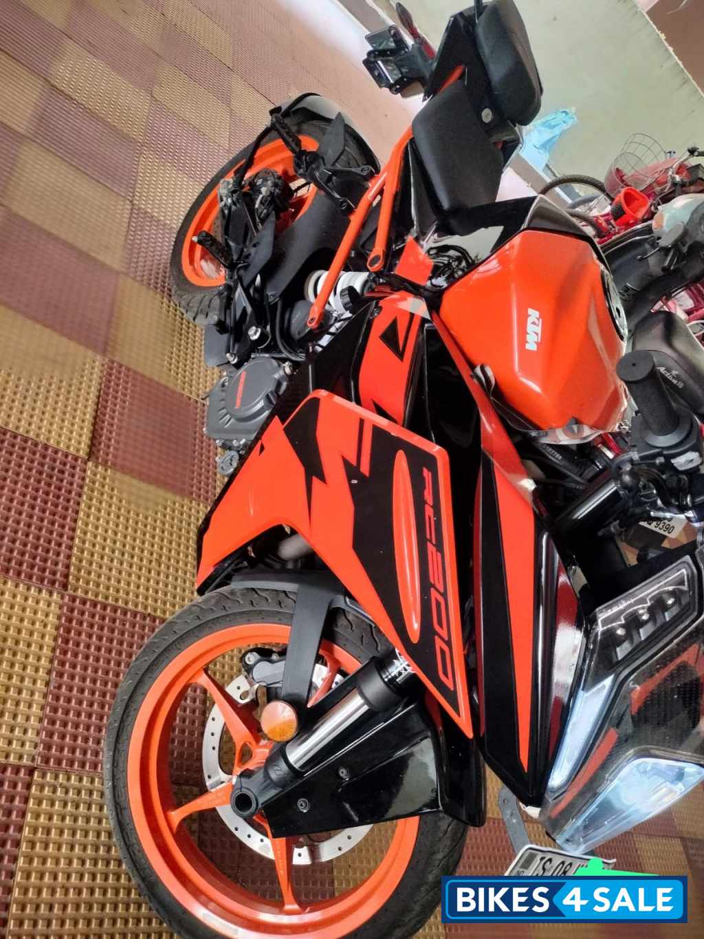 Ebony Black(met) KTM RC 200