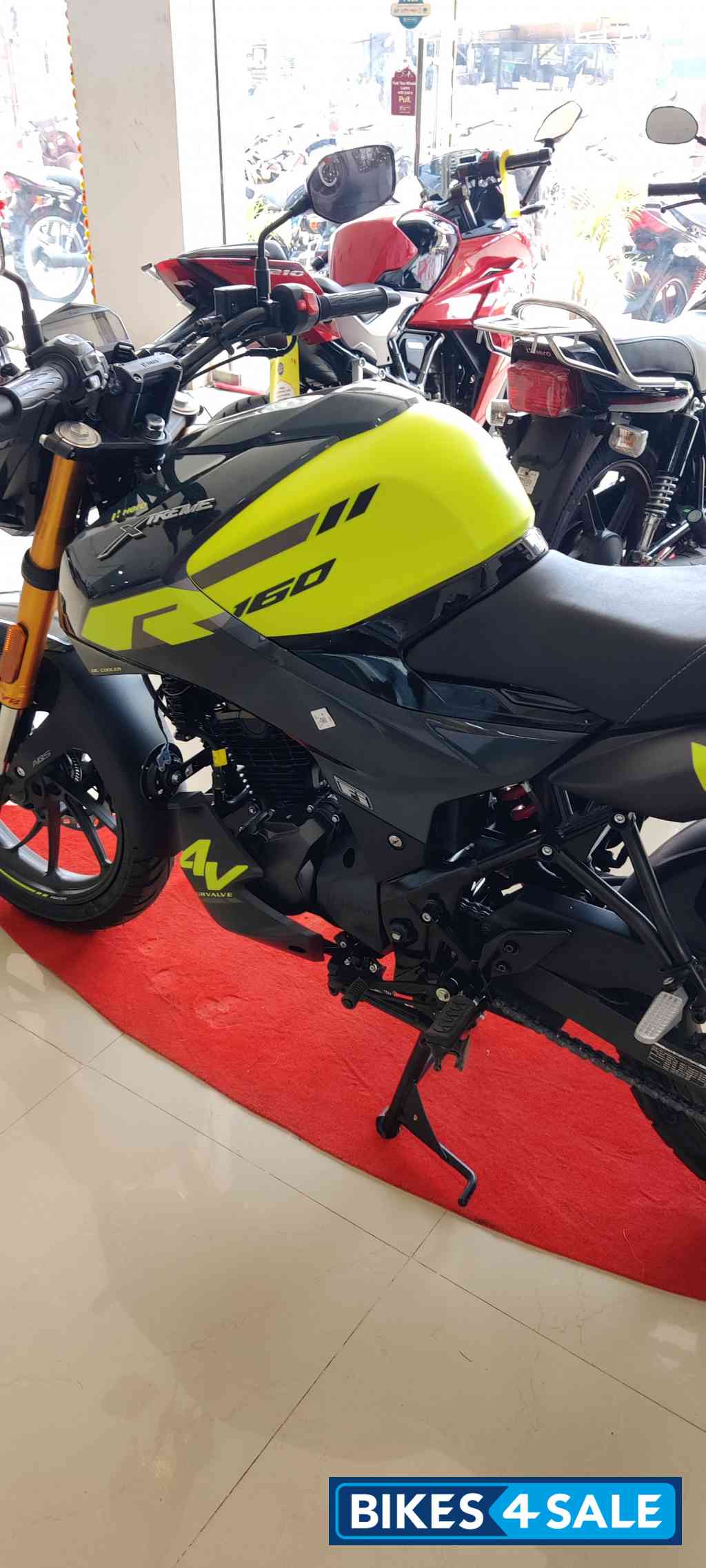 Neon Hero Xtreme 160R 4V Pro