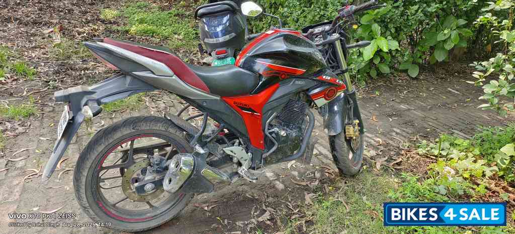 Black Suzuki Gixxer SP Black Suzuki Gixxer SP