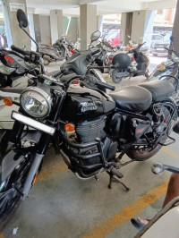 Royal Enfield Classic Stealth Black 2023 Model
