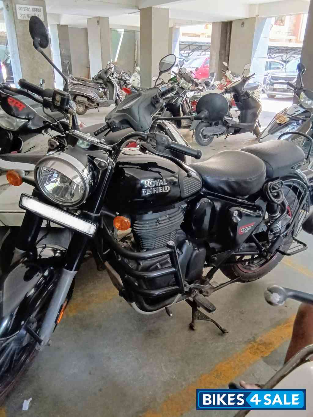 Royal Enfield Classic Stealth Black