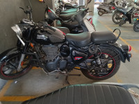 Royal Enfield Classic Stealth Black