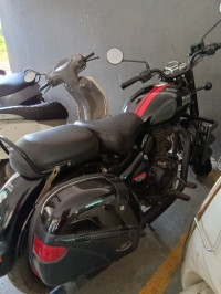 Royal Enfield Classic Stealth Black