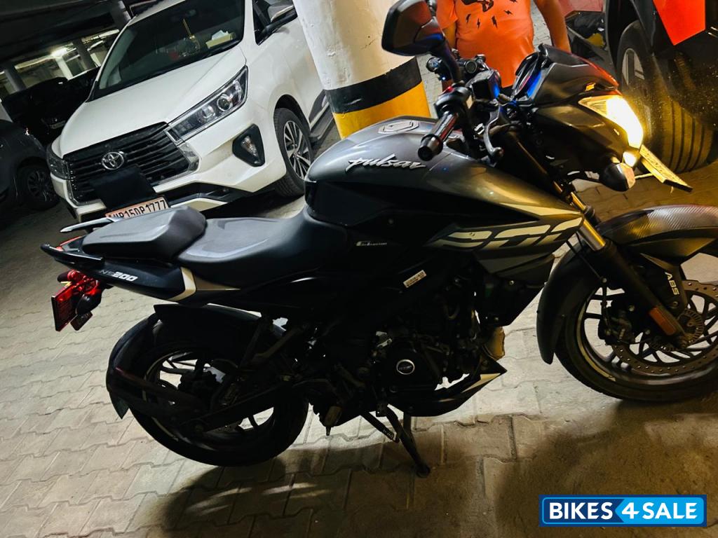 Bajaj Pulsar 200 NS