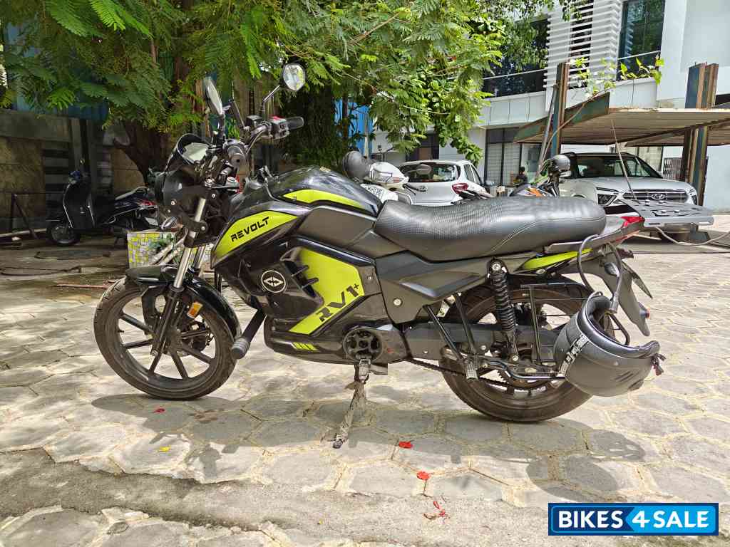 Black And Neon Revolt RV1 Plus