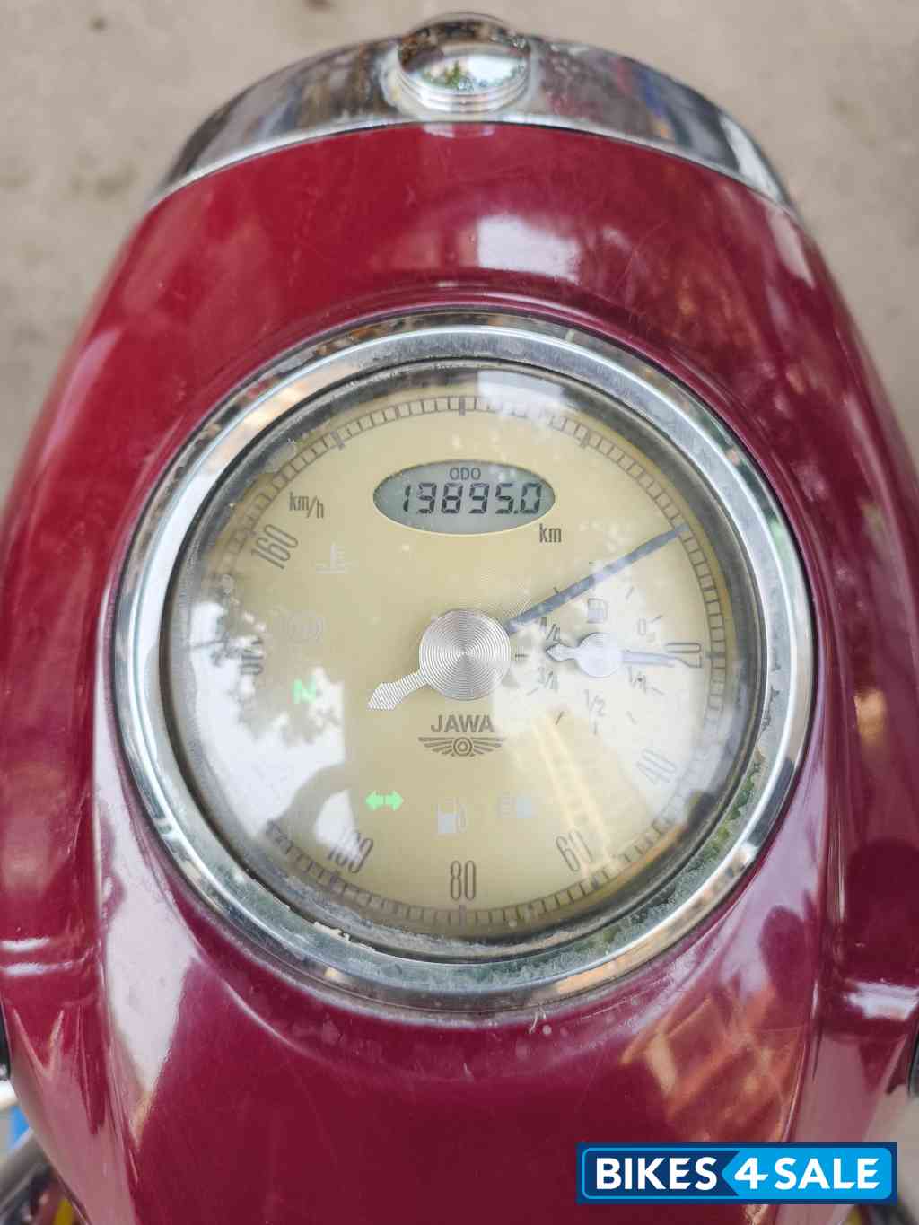 Maroon Jawa 350