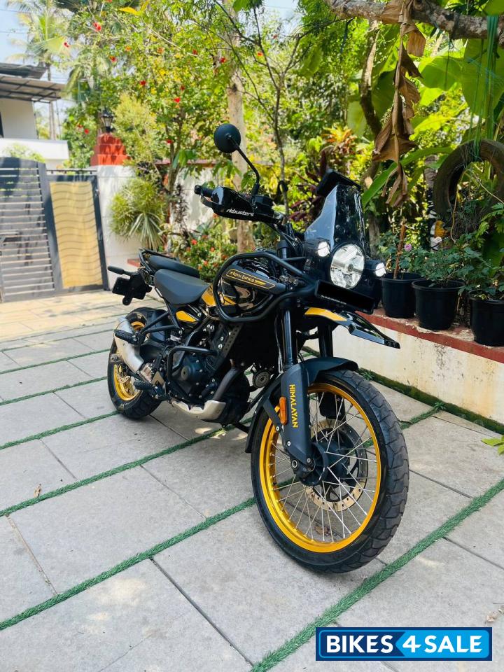 Hanle Black Royal Enfield Himalayan 452