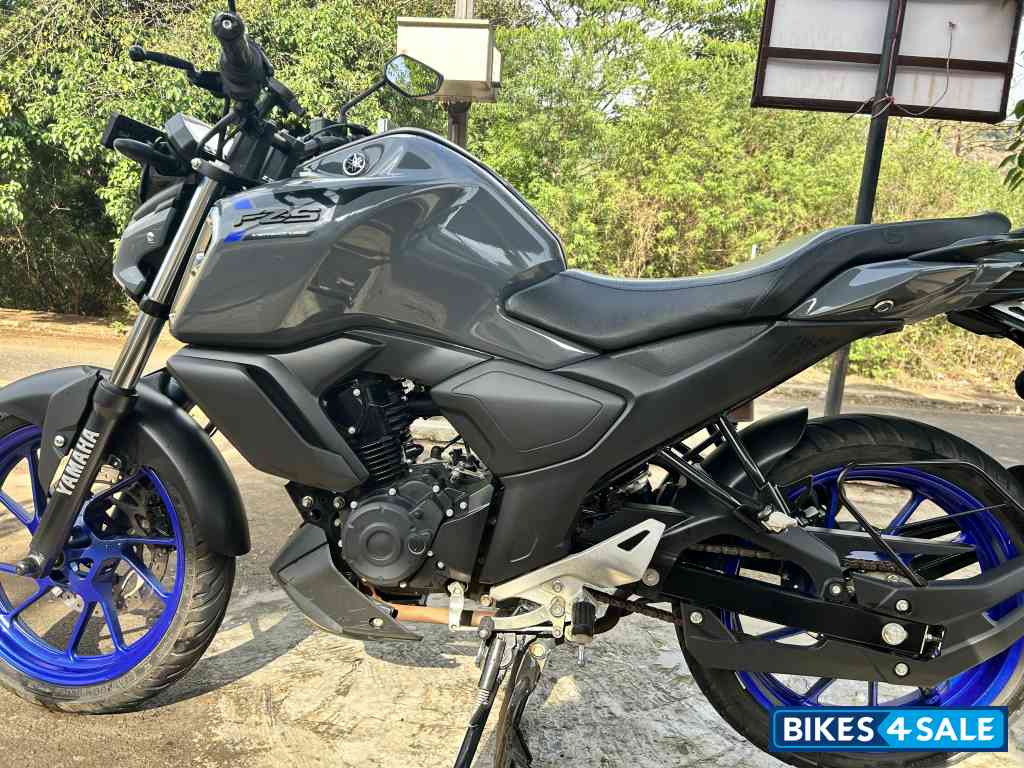 Grey Yamaha FZ-S FI Ver 4.0