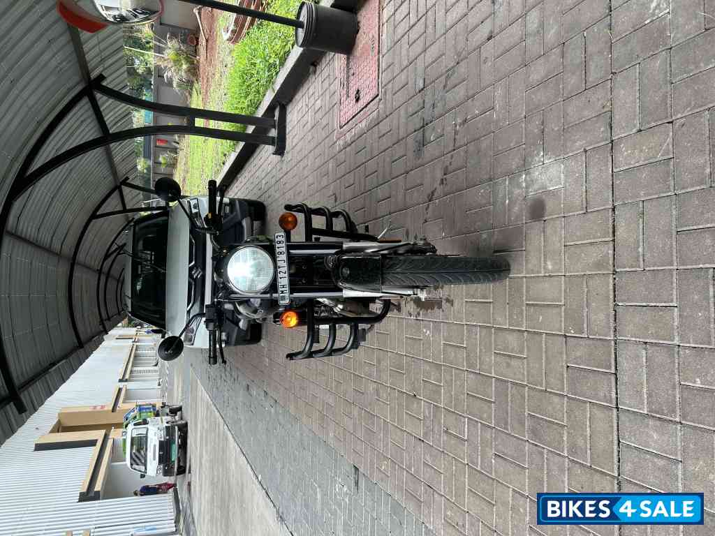 Stealth Black Royal Enfield Classic 350 2021