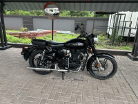 Stealth Black Royal Enfield Classic 350 2021