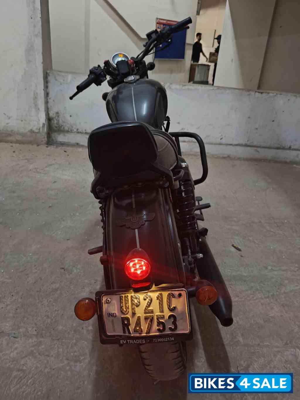 Yezdi Roadster Dark